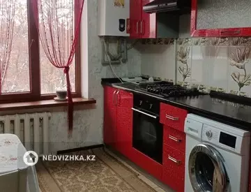 3-комнатная квартира, этаж 4 из 5, 85 м², на длительный срок