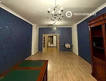 5-комнатная квартира, этаж 4 из 19, 152 м²