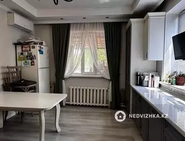 4-комнатный дом, 230 м²