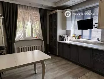 4-комнатный дом, 230 м²