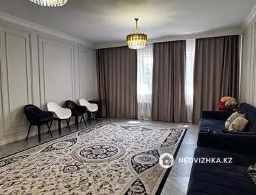 4-комнатный дом, 230 м²