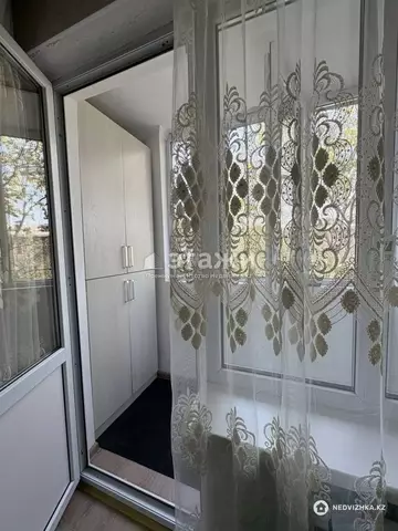 4-комнатная квартира, этаж 4 из 5, 74 м²