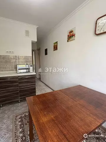 4-комнатная квартира, этаж 4 из 5, 74 м²