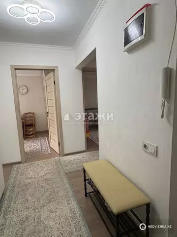 4-комнатная квартира, этаж 4 из 5, 74 м²