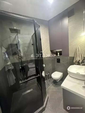 4-комнатная квартира, этаж 13 из 21, 140 м², на длительный срок