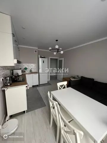 2-комнатная квартира, этаж 13 из 17, 50 м², на длительный срок