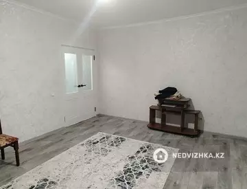 2-комнатная квартира, этаж 1 из 5, 65 м², на длительный срок