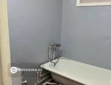 1-комнатная квартира, этаж 4 из 4, 33 м²