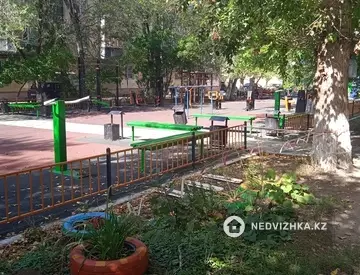 2-комнатная квартира, этаж 3 из 4, 43 м²