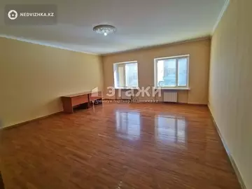 4-комнатная квартира, этаж 2 из 4, 224 м²