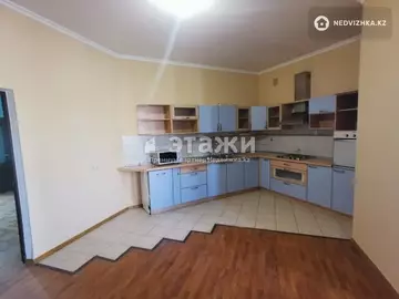 4-комнатная квартира, этаж 2 из 4, 224 м²