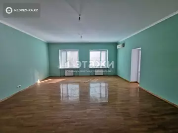 4-комнатная квартира, этаж 2 из 4, 224 м²