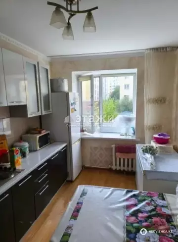 2-комнатная квартира, этаж 2 из 3, 65 м²