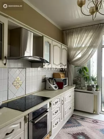 3-комнатная квартира, этаж 9 из 10, 125 м²