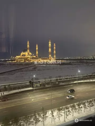 2-комнатная квартира, этаж 8 из 19, 34 м²