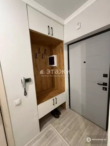 2-комнатная квартира, этаж 8 из 19, 34 м²