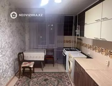 2-комнатная квартира, этаж 3 из 9, 67 м², на длительный срок