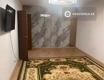 2-комнатная квартира, этаж 3 из 9, 67 м², на длительный срок