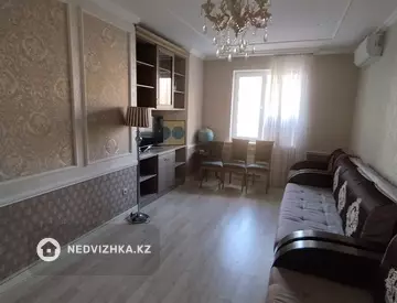 3-комнатная квартира, этаж 5 из 9, 82 м², на длительный срок