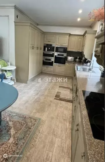 5-комнатная квартира, этаж 5 из 20, 236 м²