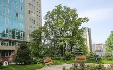 5-комнатная квартира, этаж 5 из 20, 236 м²