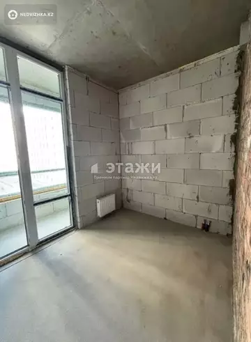 1-комнатная квартира, этаж 5 из 12, 37 м²