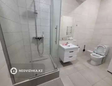 2-комнатная квартира, этаж 3 из 15, 74 м², на длительный срок