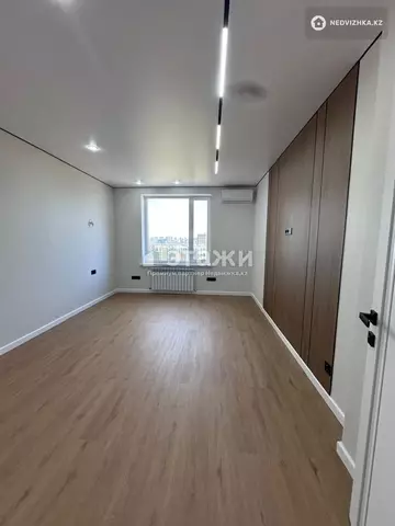 3-комнатная квартира, этаж 14 из 17, 70 м²