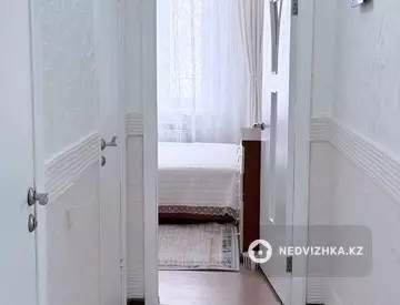 3-комнатная квартира, этаж 1 из 9, 64 м²