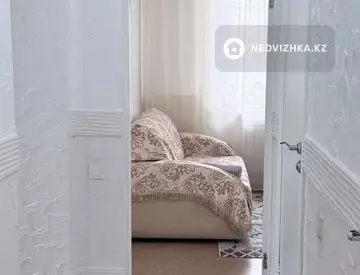3-комнатная квартира, этаж 1 из 9, 64 м²