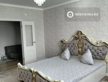 2-комнатная квартира, этаж 3 из 5, 70 м², посуточно