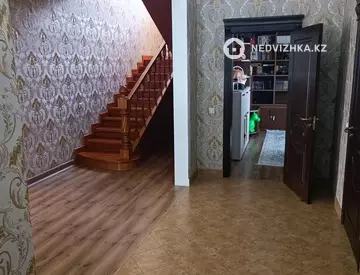 7-комнатный дом, 11.5 соток, 273 м²
