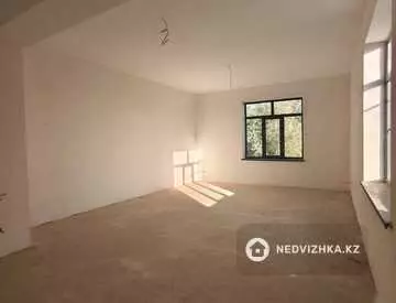 3-комнатная квартира, этаж 2 из 3, 101 м²