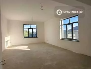 3-комнатная квартира, этаж 2 из 3, 101 м²