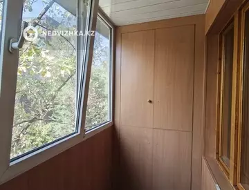 3-комнатная квартира, этаж 3 из 5, 63 м²