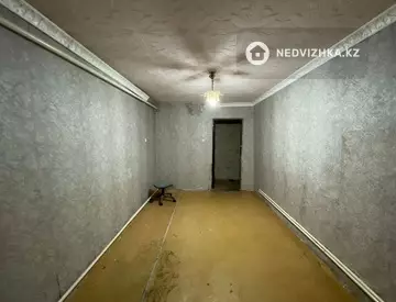 2-комнатная квартира, этаж 3 из 3, 53 м², на длительный срок