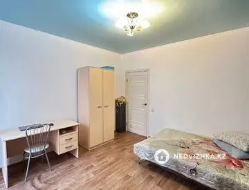 3-комнатная квартира, этаж 3 из 9, 100 м²