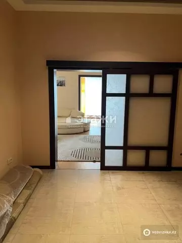 3-комнатная квартира, этаж 2 из 5, 170 м², на длительный срок