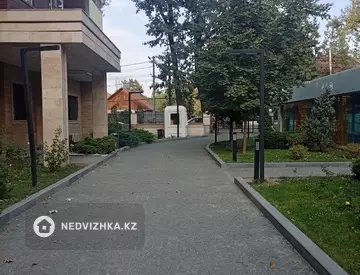 Офисное помещение, этаж 1 из 10, в жилом доме, 387 м²