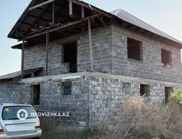 4-комнатный дом, 6 соток, 180 м²