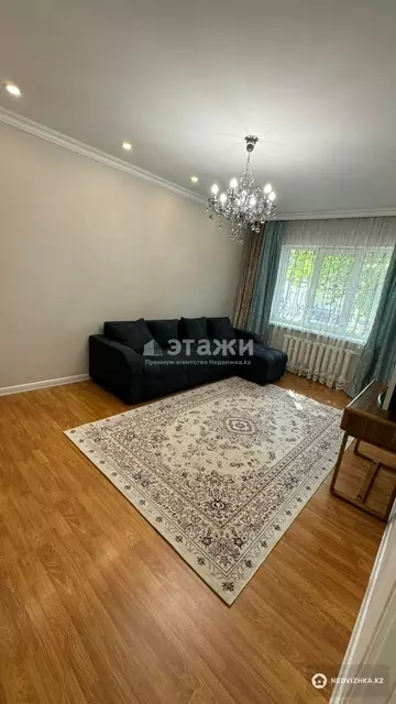 3-комнатная квартира, этаж 1 из 9, 80 м², на длительный срок