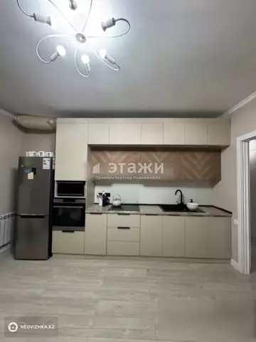 2-комнатная квартира, этаж 8 из 8, 40 м²