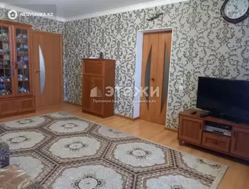 2-комнатная квартира, этаж 4 из 6, 72 м²