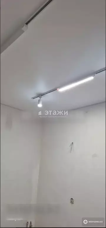 2-комнатная квартира, этаж 9 из 9, 63 м²