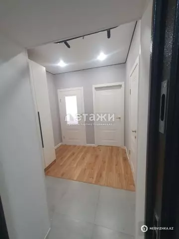 1-комнатная квартира, этаж 12 из 12, 38 м²