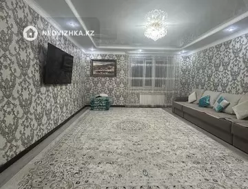 4-комнатная квартира, этаж 4 из 5, 140 м²