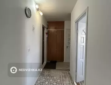 4-комнатная квартира, этаж 4 из 5, 61 м²