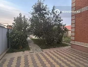 9-комнатный дом, 10 соток, 327 м²