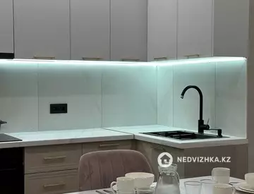 2-комнатная квартира, этаж 6 из 16, 50 м², посуточно