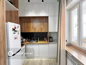 3-комнатная квартира, этаж 2 из 8, 60 м²